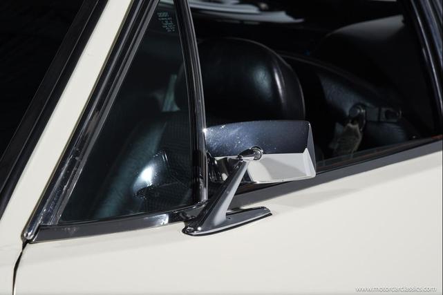 Photo of 1972 White DeTomaso Pantera