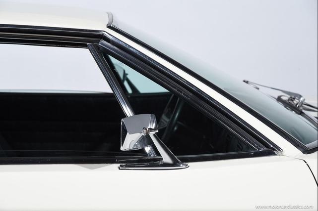 Photo of 1972 White DeTomaso Pantera