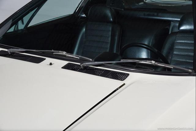 Photo of 1972 White DeTomaso Pantera