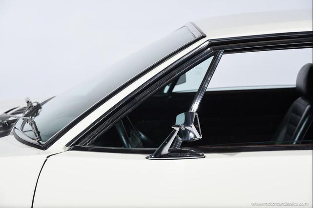 Photo of 1972 White DeTomaso Pantera