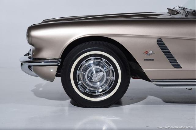 Photo of 1962 Champagne Chevrolet Corvette
