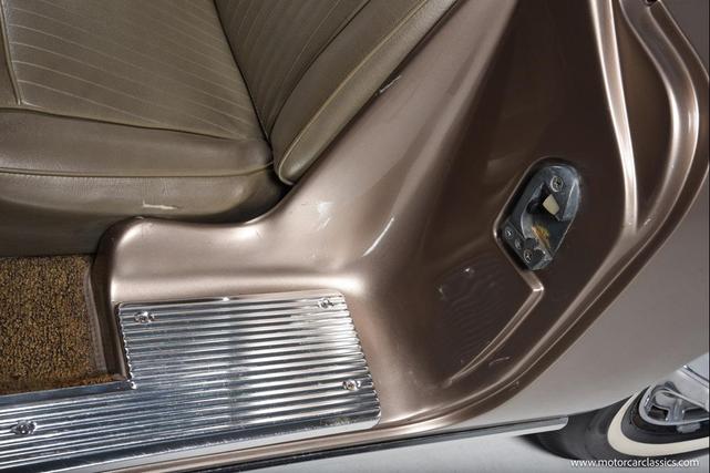 Photo of 1962 Champagne Chevrolet Corvette