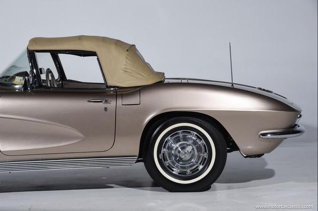 Photo of 1962 Champagne Chevrolet Corvette