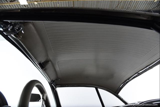 Photo of 1962 Champagne Chevrolet Corvette
