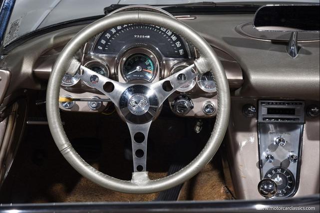 Photo of 1962 Champagne Chevrolet Corvette