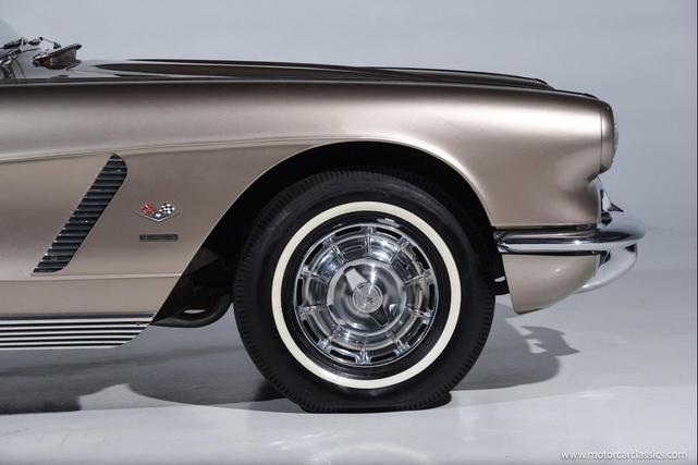 Photo of 1962 Champagne Chevrolet Corvette