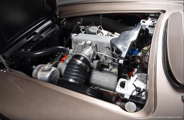 Photo of 1962 Champagne Chevrolet Corvette