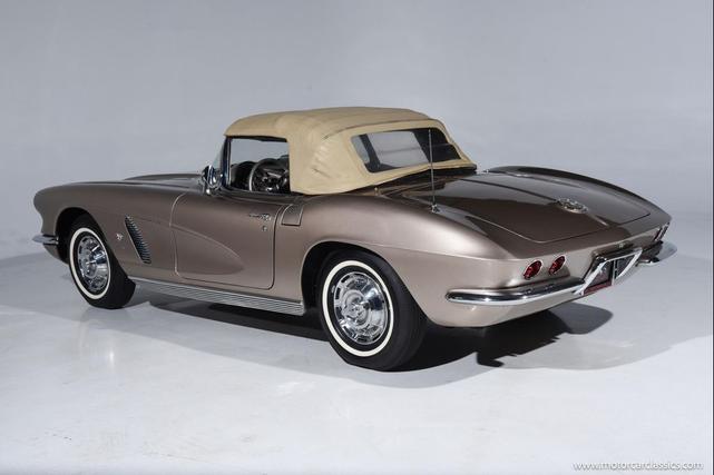 Photo of 1962 Champagne Chevrolet Corvette
