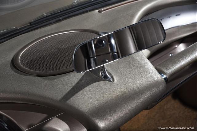 Photo of 1962 Champagne Chevrolet Corvette