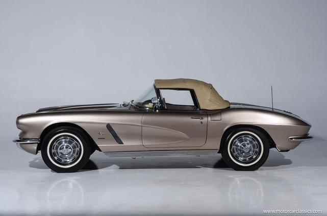 Photo of 1962 Champagne Chevrolet Corvette
