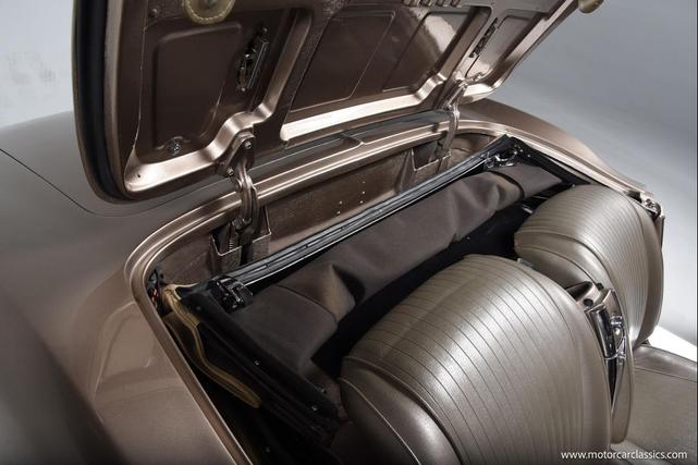 Photo of 1962 Champagne Chevrolet Corvette