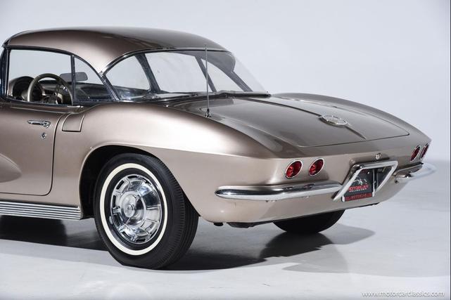 Photo of 1962 Champagne Chevrolet Corvette