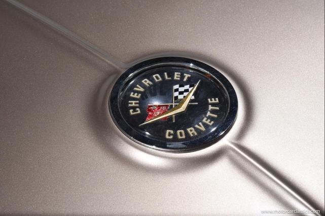 Photo of 1962 Champagne Chevrolet Corvette