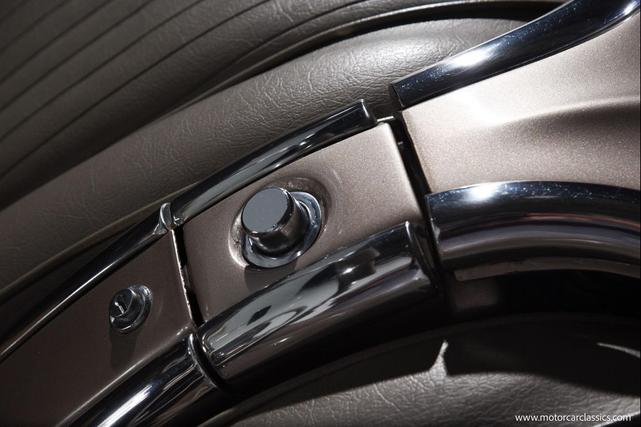 Photo of 1962 Champagne Chevrolet Corvette