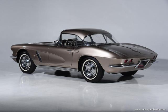 Photo of 1962 Champagne Chevrolet Corvette