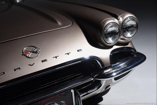 Photo of 1962 Champagne Chevrolet Corvette