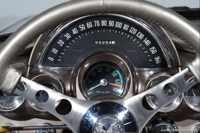 Photo of 1962 Champagne Chevrolet Corvette