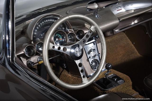 Photo of 1962 Champagne Chevrolet Corvette