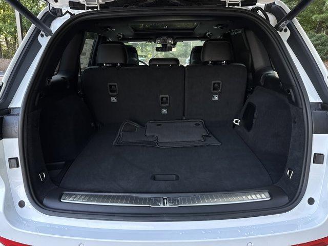 Photo of 2025 Bright White Clearcoat Jeep Grand Cherokee