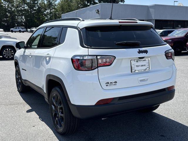 Photo of 2025 Bright White Clearcoat Jeep Compass