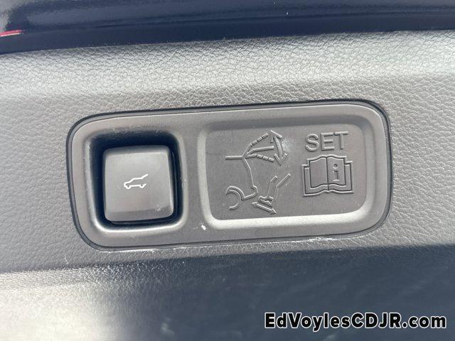 Photo of 2021 Agate Black Metallic Ford Expedition