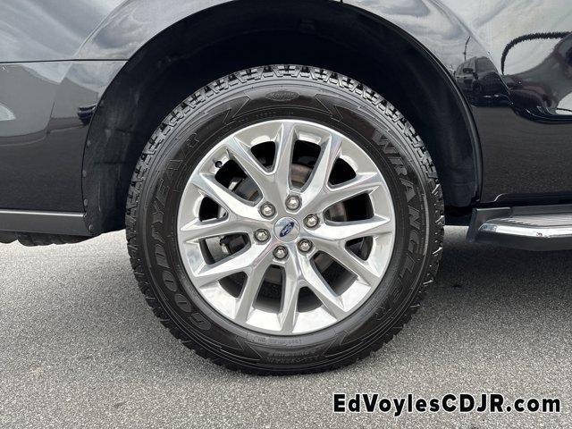 Photo of 2021 Agate Black Metallic Ford Expedition