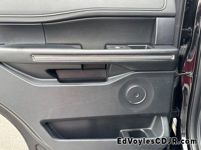 Photo of 2021 Agate Black Metallic Ford Expedition