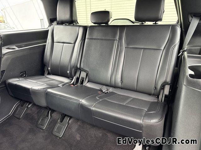 Photo of 2021 Agate Black Metallic Ford Expedition