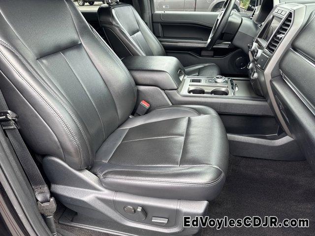 Photo of 2021 Agate Black Metallic Ford Expedition