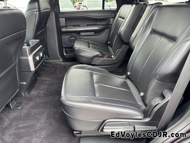 Photo of 2021 Agate Black Metallic Ford Expedition