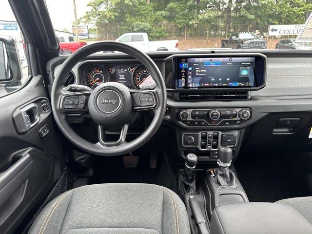 Photo of 2025 Black Clearcoat Jeep Gladiator