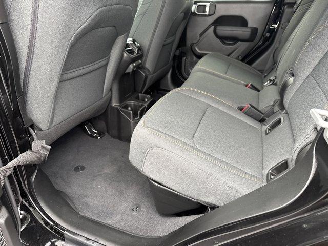 Photo of 2025 Black Clearcoat Jeep Gladiator