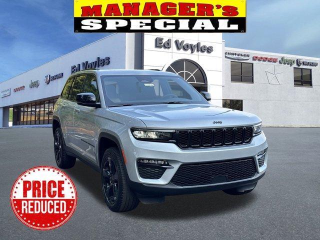 Photo of 2025 Silver Zynith Jeep Grand Cherokee