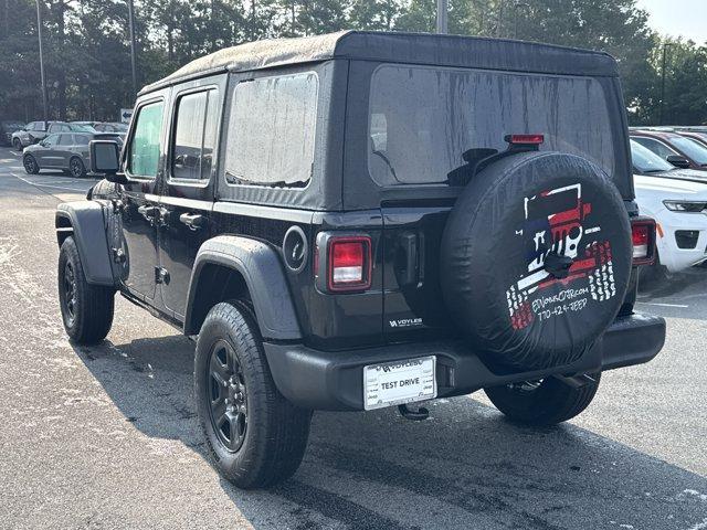 Photo of 2025 Black Clearcoat Jeep Wrangler