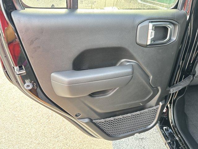 Photo of 2025 Black Clearcoat Jeep Wrangler
