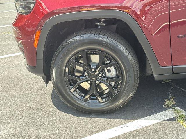 Photo of 2025 Velvet Red Pearlcoat Jeep Grand Cherokee L