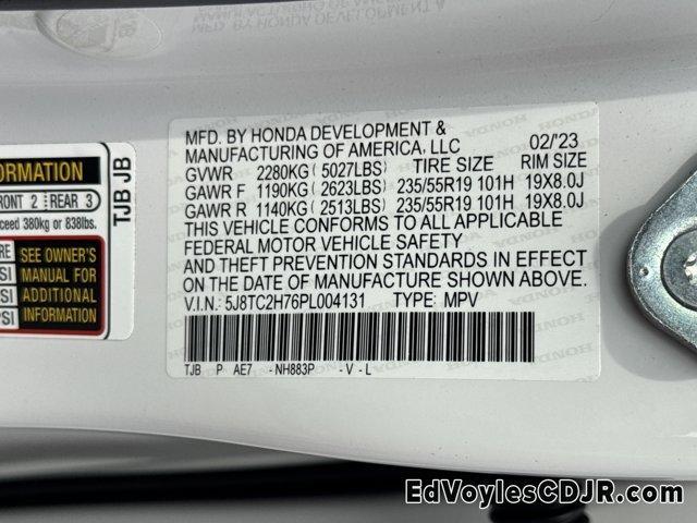 Photo of 2023 White Acura RDX