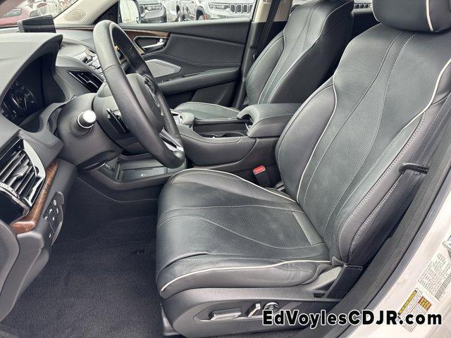 Photo of 2023 White Acura RDX