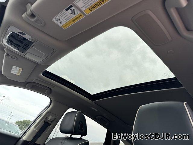Photo of 2023 White Acura RDX