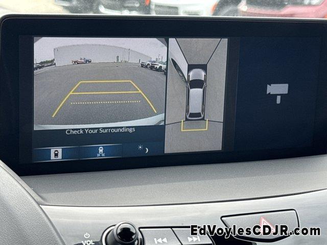 Photo of 2023 White Acura RDX