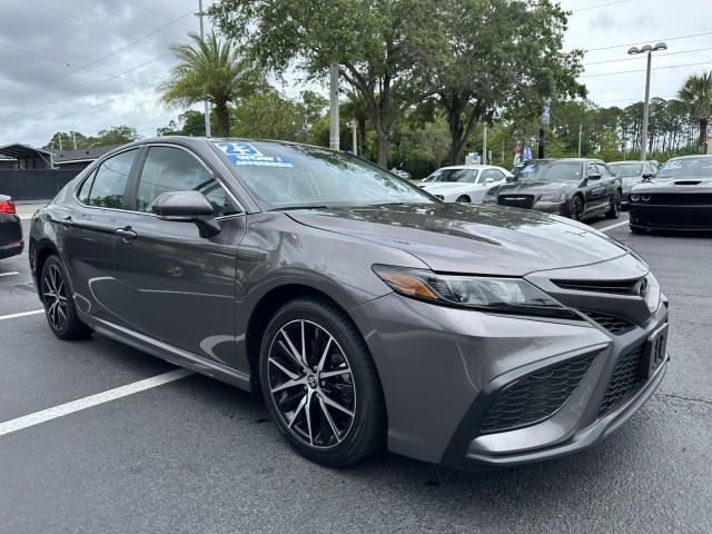 Photo of 2023 Predawn Gray Mica Toyota Camry