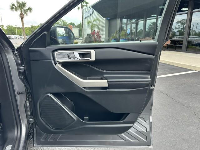 Photo of 2023 Carbonized Gray Metallic Ford Explorer