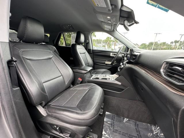 Photo of 2023 Carbonized Gray Metallic Ford Explorer