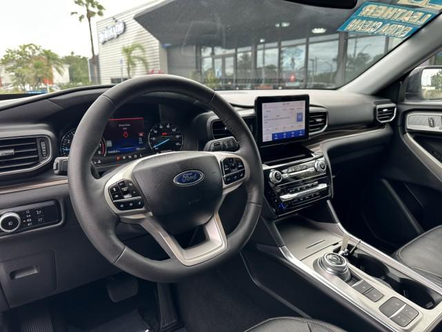 Photo of 2023 Carbonized Gray Metallic Ford Explorer