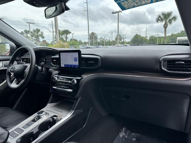 Photo of 2023 Carbonized Gray Metallic Ford Explorer