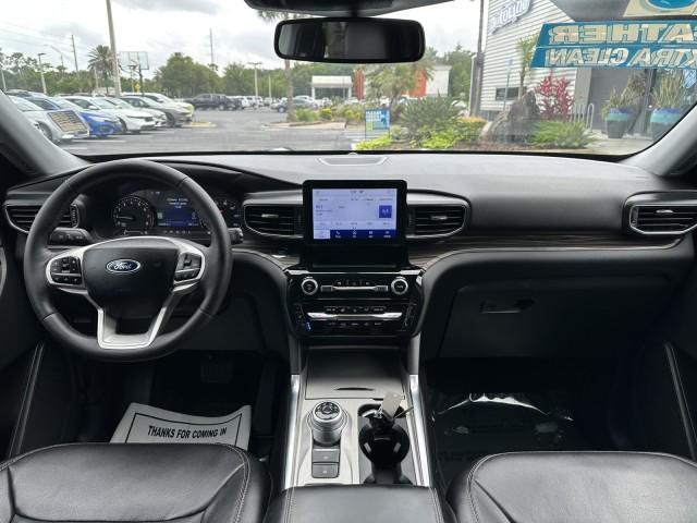 Photo of 2023 Carbonized Gray Metallic Ford Explorer