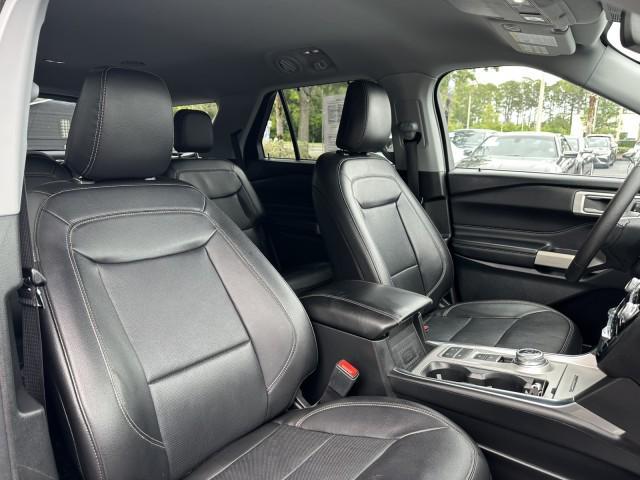 Photo of 2023 Carbonized Gray Metallic Ford Explorer