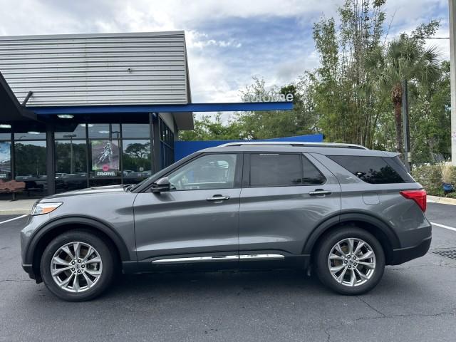 Photo of 2023 Carbonized Gray Metallic Ford Explorer