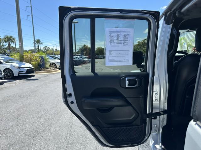 Photo of 2022 Silver Zynith Clearcoat Jeep Wrangler Unlimited 4xe