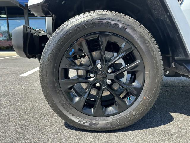 Photo of 2022 Silver Zynith Clearcoat Jeep Wrangler Unlimited 4xe
